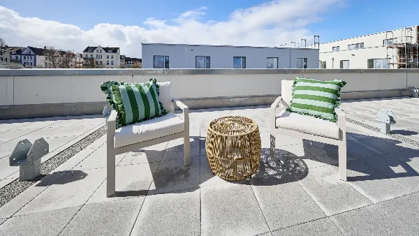 Terrasse des Musterhauses in UPTOWN Living mit Blick über die Dächer